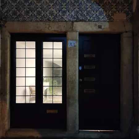 Tile House Apartment *
